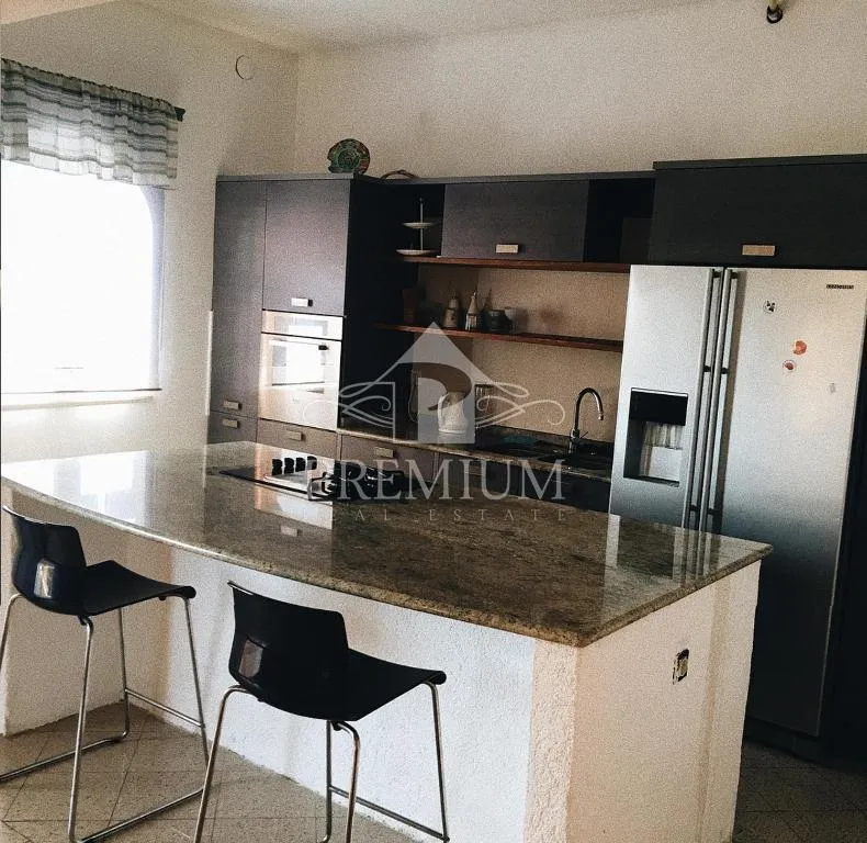 troetažni stan 290 m2, blizina mora, pogled,garaža - slika 15