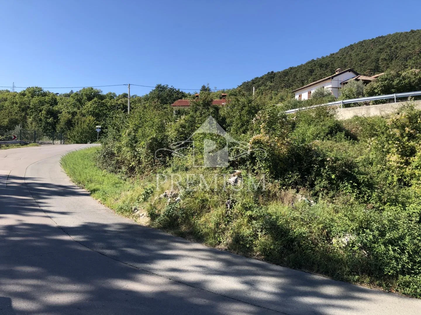 zemljište sa građ. dozvolom i plaćenim komunalijama - slika 3