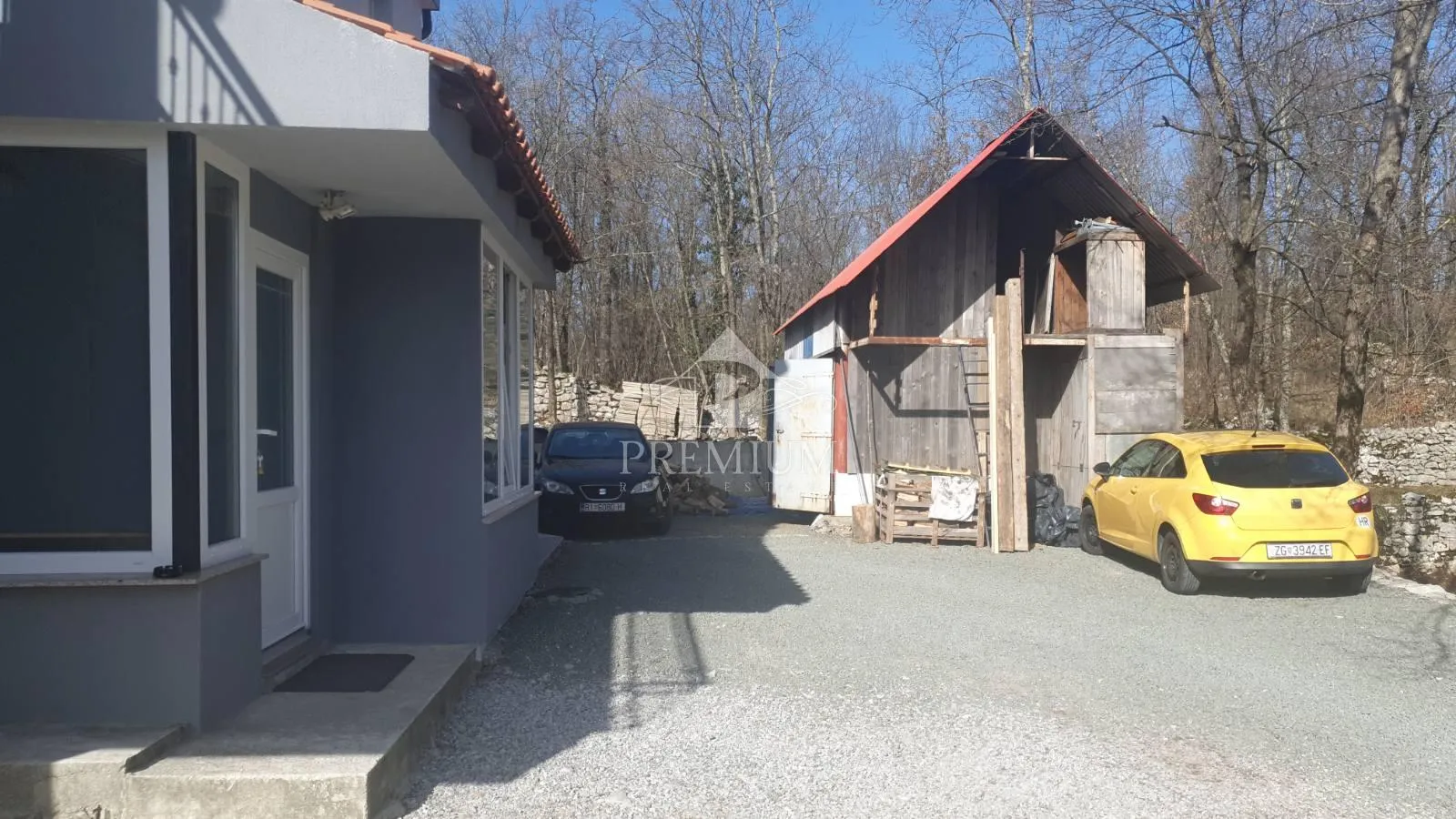 2 stana u prizemlju kuće, okućnica - slika 6