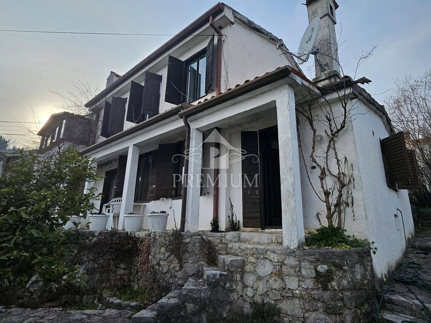 obiteljska kuća sa velikom okućnicom na mirnoj lokaciji - slika 9