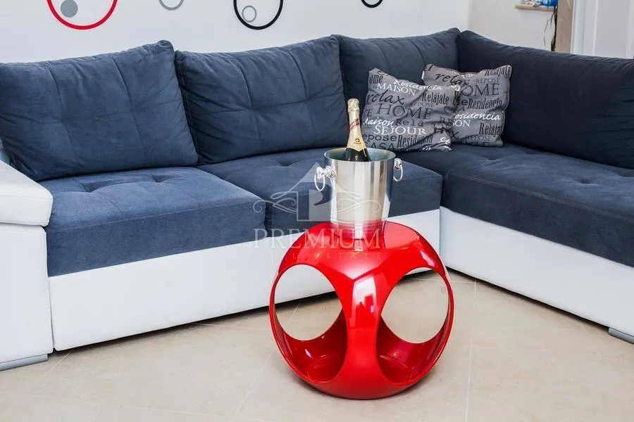 etaža kuće sa dva odvojena apartmana na mirnoj lokaciji - slika 25