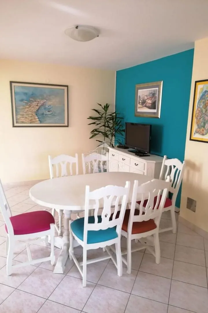 etaža kuće sa dva odvojena apartmana na mirnoj lokaciji - slika 7
