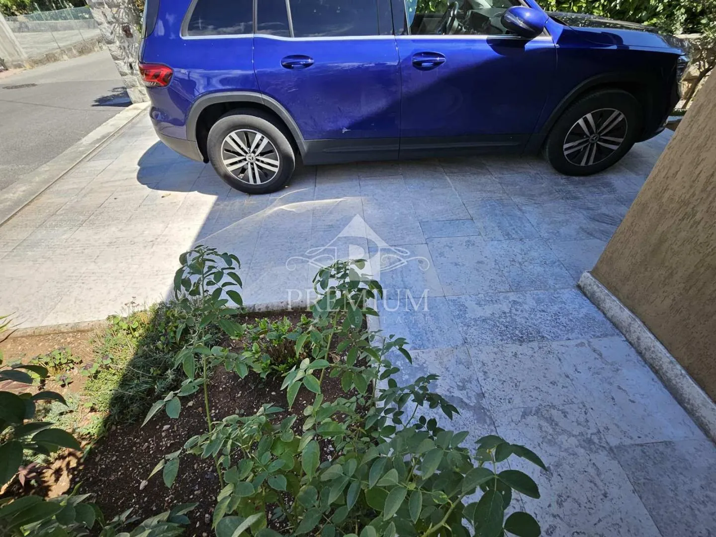 stan 87 m2, dugoročni najam, parking - slika 17