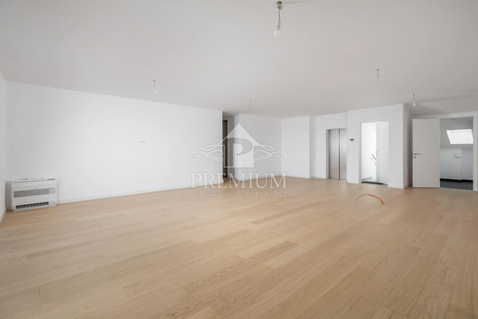 penthouse sa prekrasnim pogledom, lift, garaža - slika 16