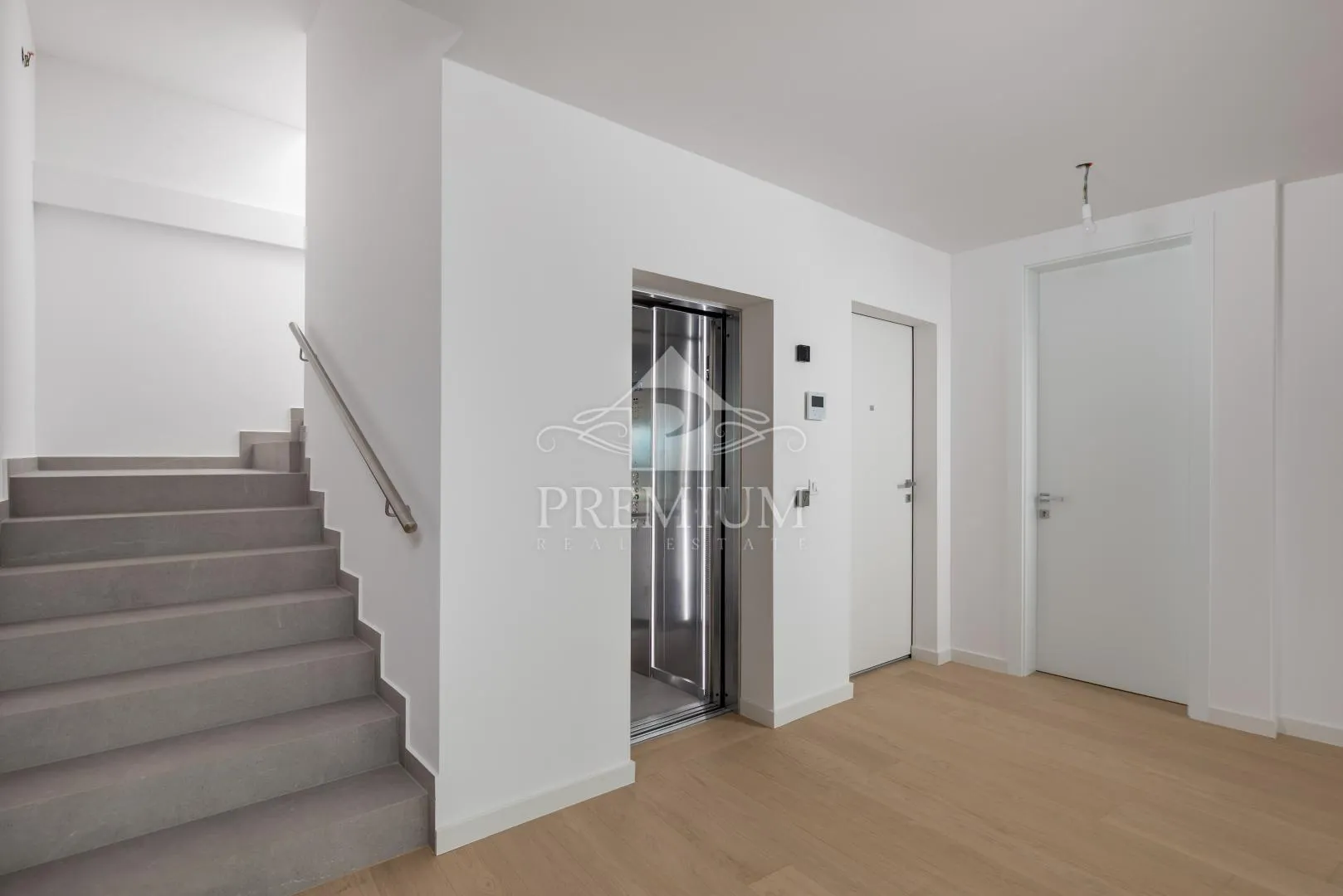 penthouse sa bazenom, lift, garaža, pogled - slika 37