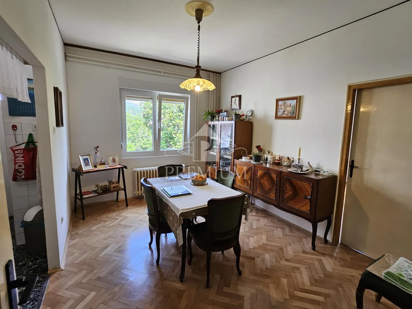 stan blizu centra sa prekrasnim pogledom - slika 6