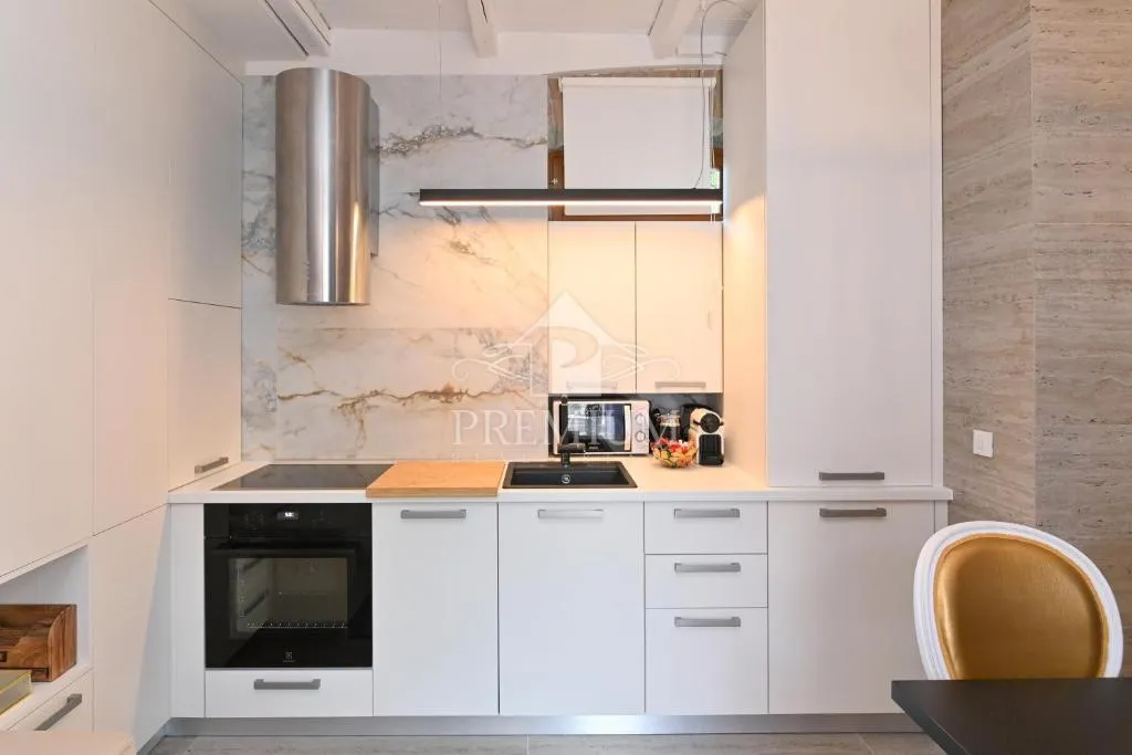 stan i apartman u centru opatije - slika 8