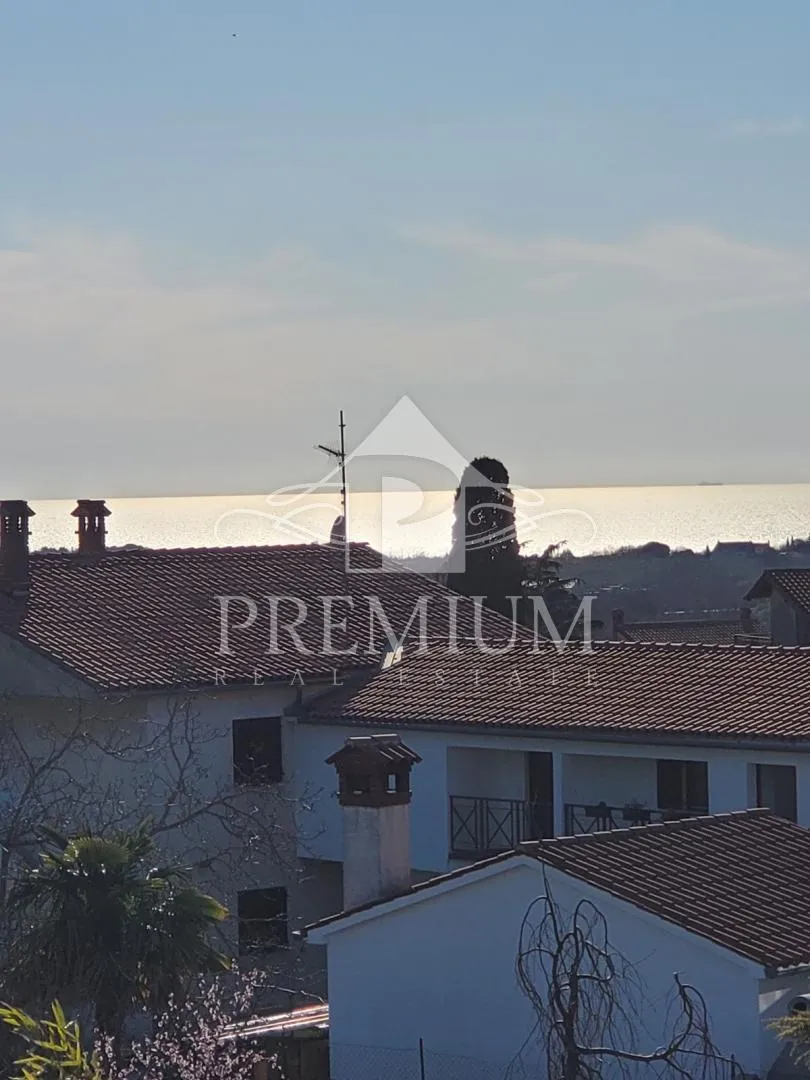 vila sa dva bazena, velika okućnica, blizina mora - slika 65