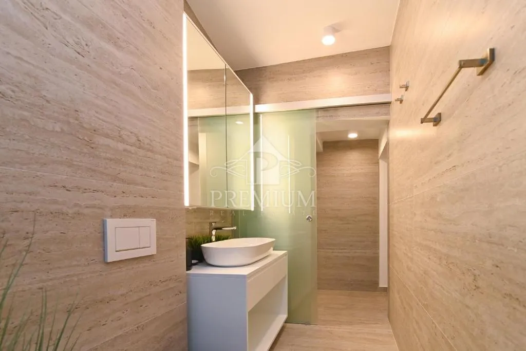 stan i apartman u centru opatije - slika 26