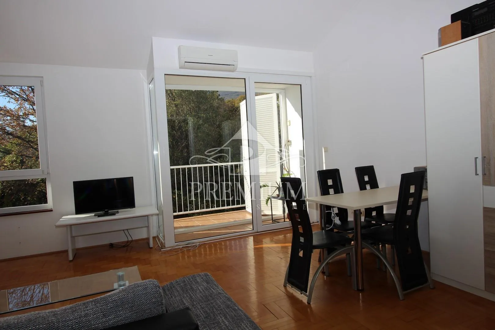stan na dobroj lokaciji, 2s + db, parking, balkon, terasa - slika 8