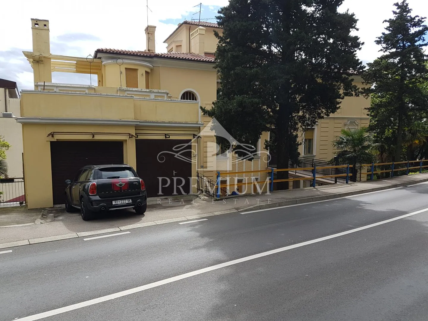 adaptiran stan u staroj vili blizu centra i mora, garaža, pogled - slika 46