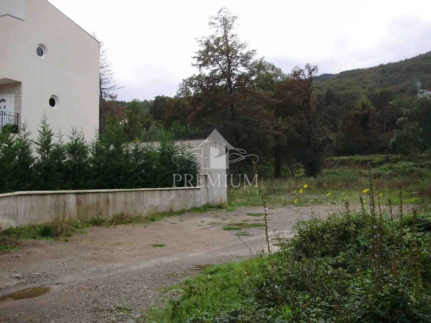 GRAĐEVINSKO ZEMLJIŠTE 1578 m2, MIRNA LOKACIJA - Pobri, Opatija