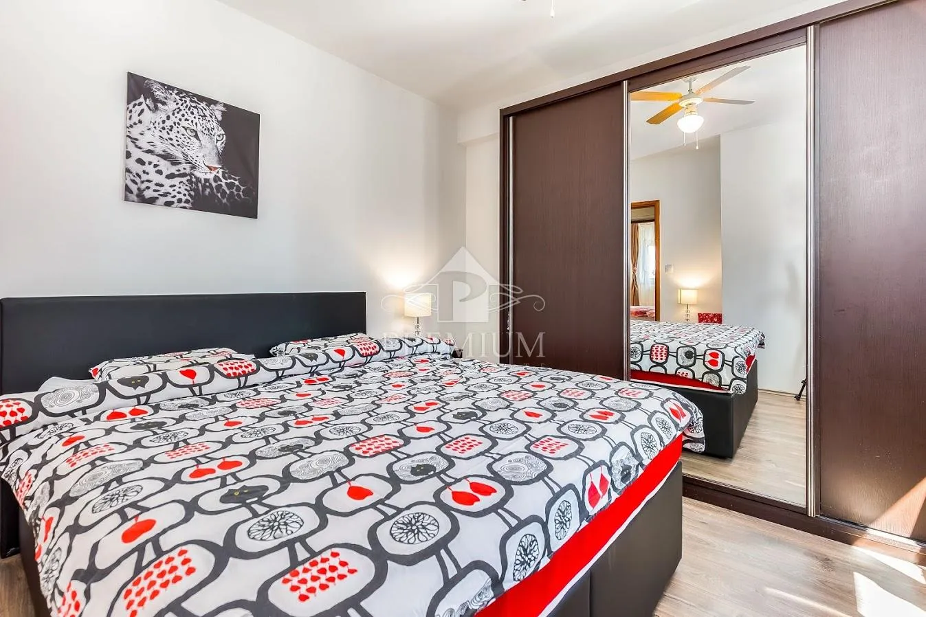 kuća sa bazenom i okućnicom, blizina mora - slika 6