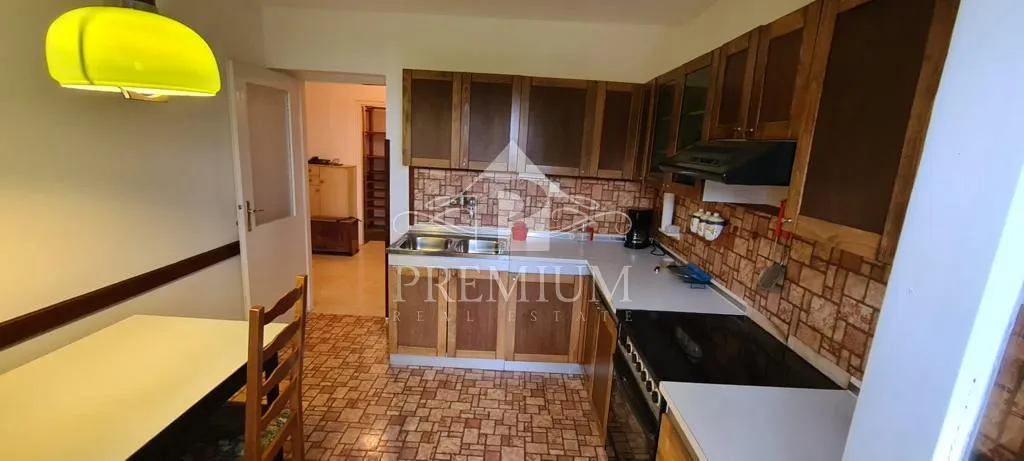 stan 50 m2 sa loggiom, pogled na more - slika 5