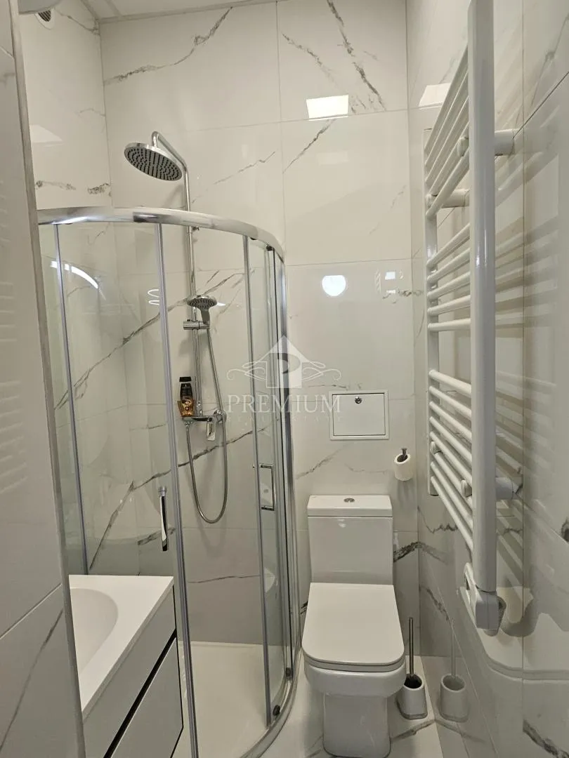 studio apartman, blizina mora i centra - slika 11