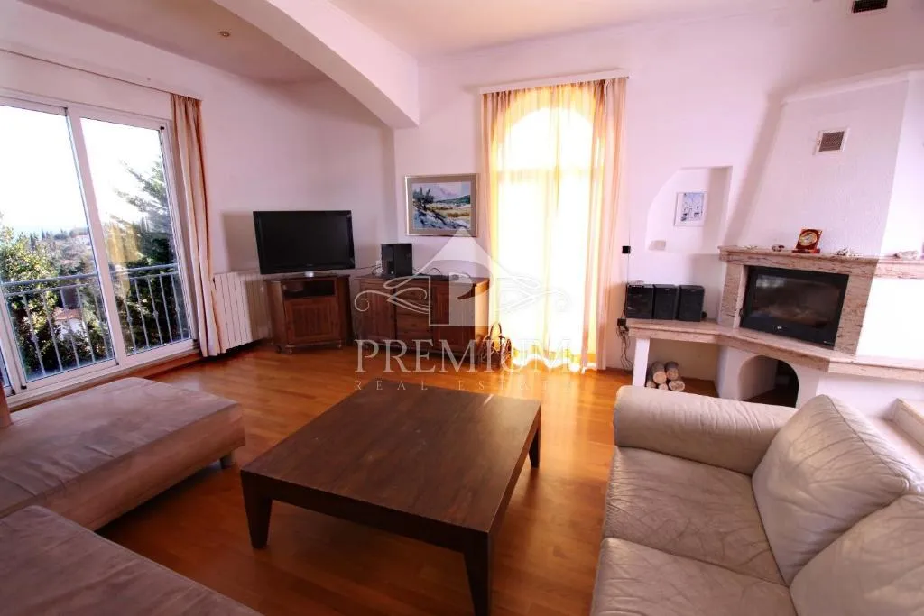 troetažni stan 290 m2, blizina mora, pogled,garaža - slika 8