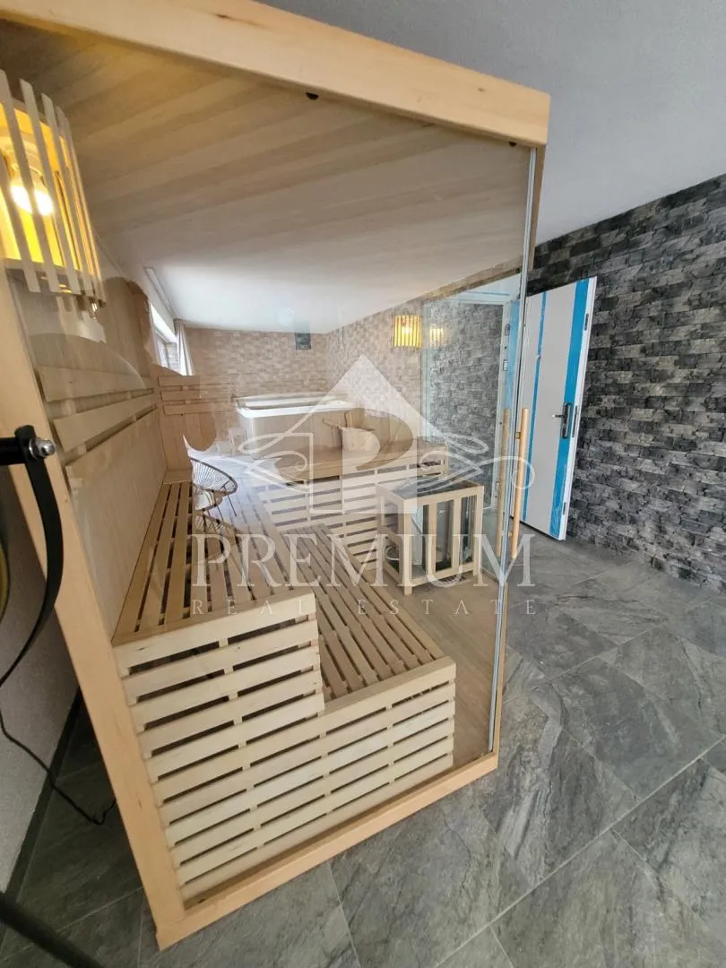 vila sa bazenom, na mirnoj lokaciji - slika 44