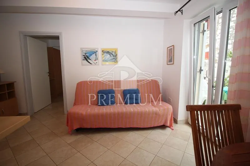 stara jezgra, kuća na 4 etaže, 5 apartmana, pogodno za razne djelatnosti - slika 45