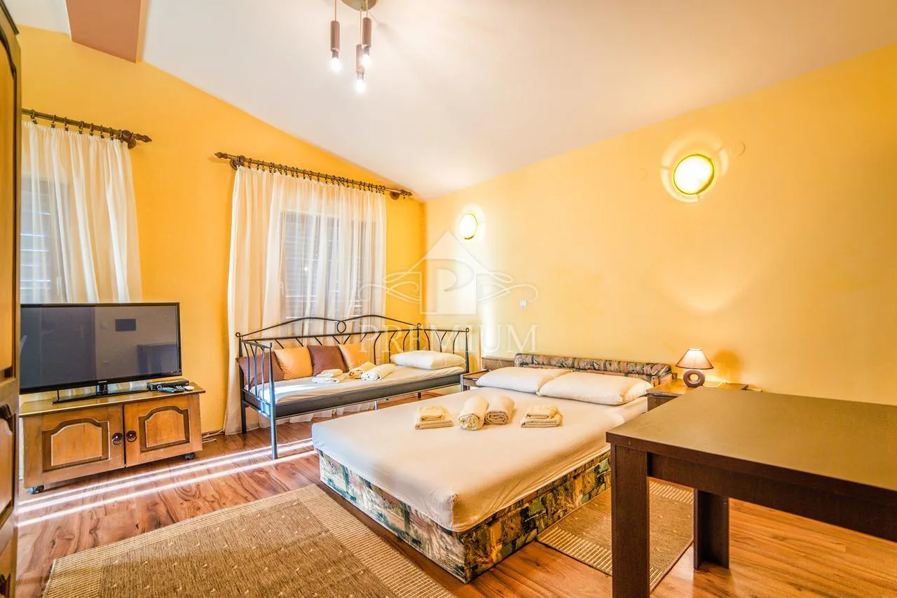 samostojeća apartmanska kuća sa prekrasnim pogledom - slika 25