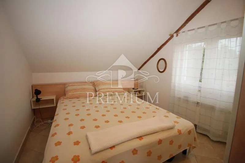stara jezgra, kuća na 4 etaže, 5 apartmana, pogodno za razne djelatnosti - slika 52