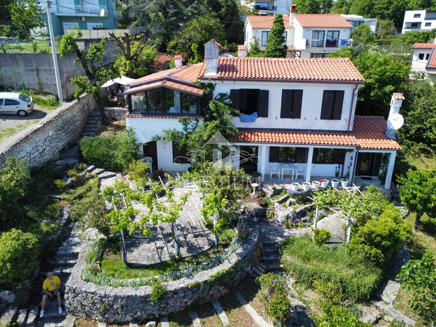 obiteljska kuća sa velikom okućnicom na mirnoj lokaciji - slika 5