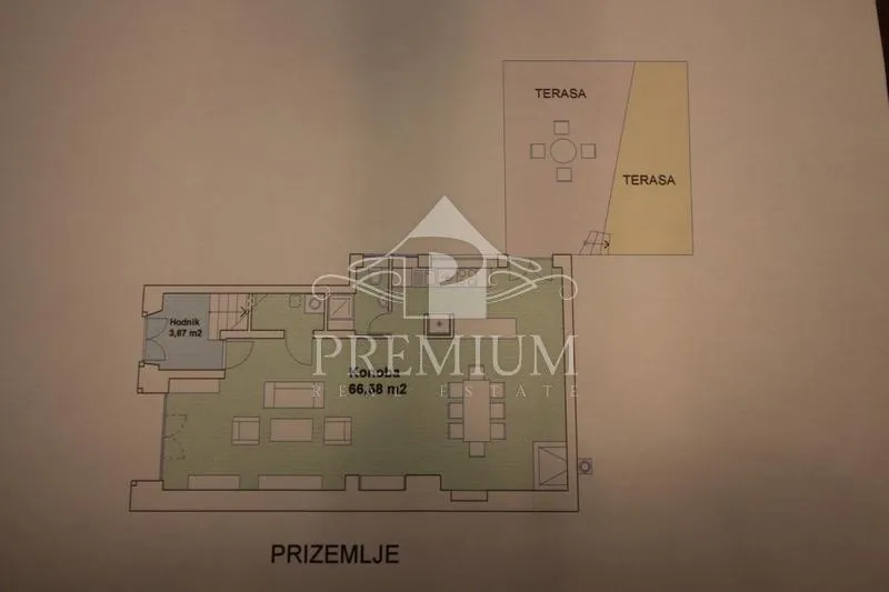 stara jezgra, kuća na 4 etaže, 5 apartmana, pogodno za razne djelatnosti - slika 63
