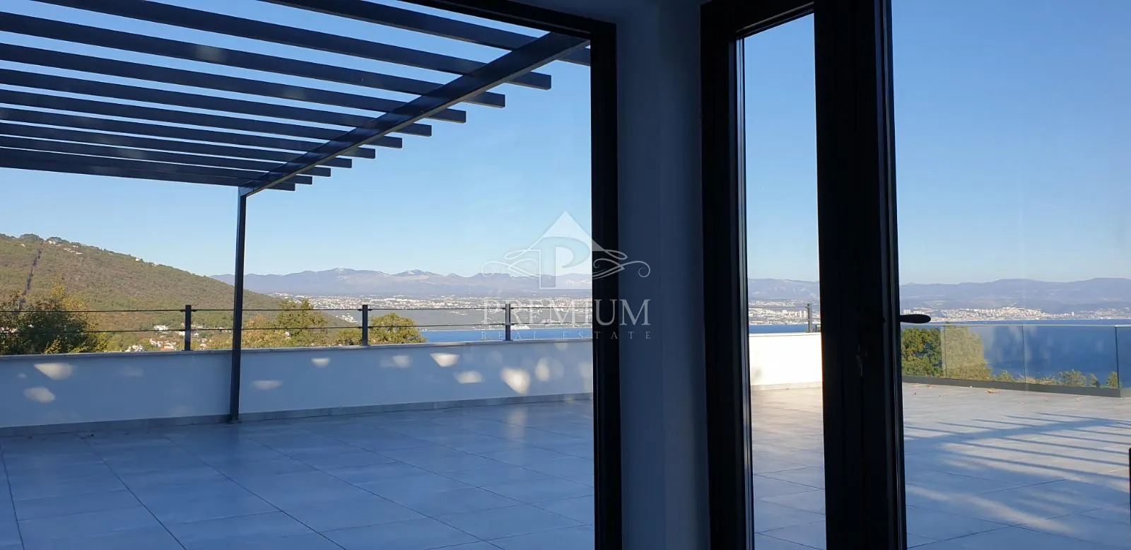 moderna vila sa bazenom, pogodna za turizam - slika 47