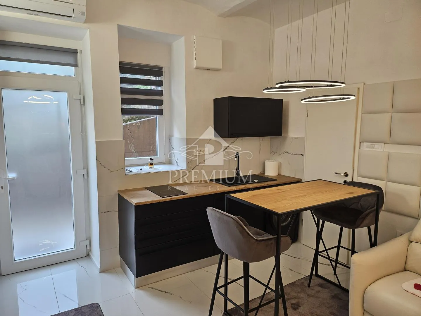 studio apartman, blizina mora i centra - slika 6
