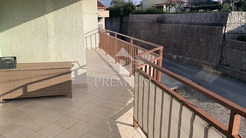 ekskluzivan dvoetažan stan, 4s + db, parking, pogled - slika 43
