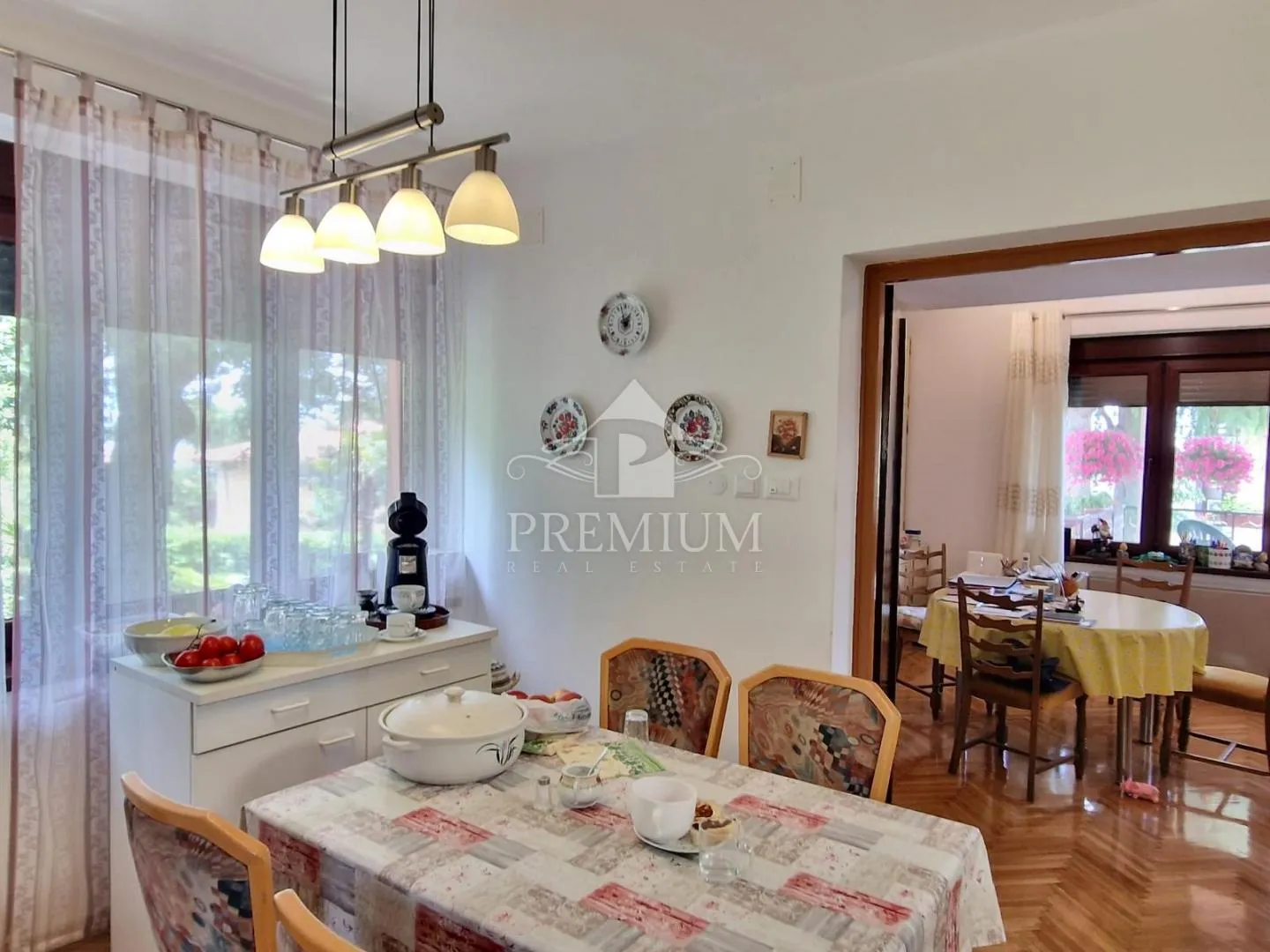 kuća na mirnoj lokaciji sa velikom okućnicom - slika 13