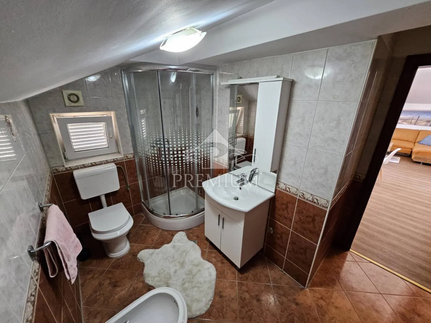 moderan stan 79,15 m2, panoramski pogled, parking - slika 21