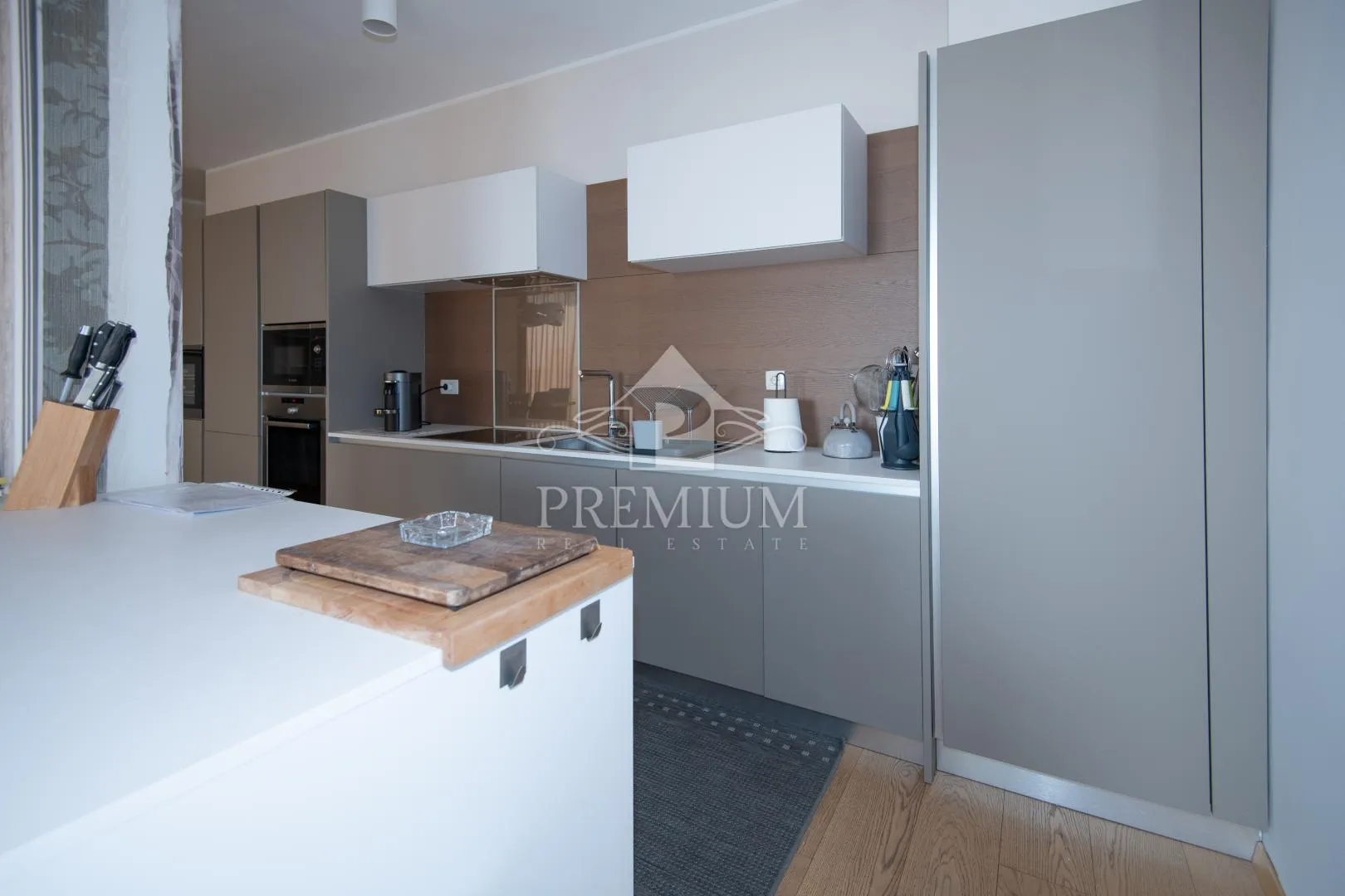 penthouse u novogradnji sa čarobnim pogledom - slika 9