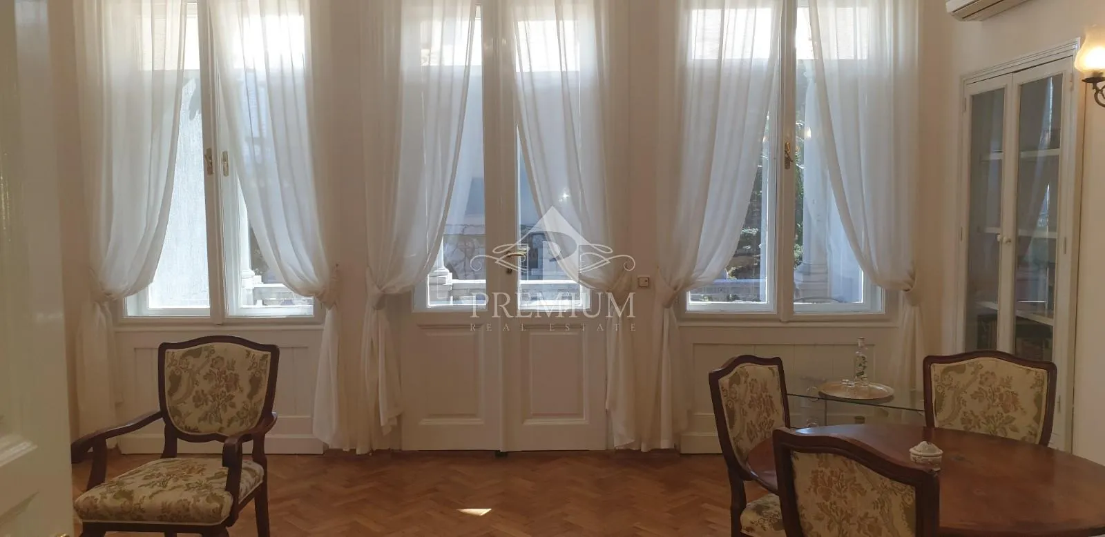 novouređeni stan u opatijskoj vili, 118 m2, prvi red - slika 29