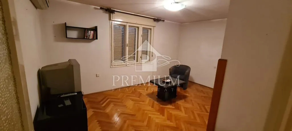 stan 50 m2 sa loggiom, pogled na more - slika 2
