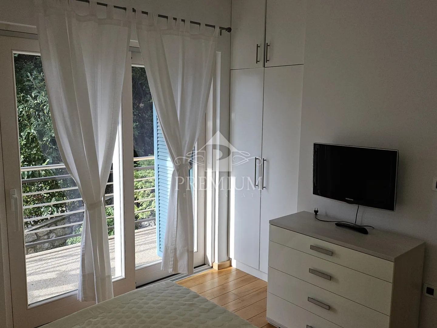 stan na mirnoj lokaciji, pogled, garaža - slika 42