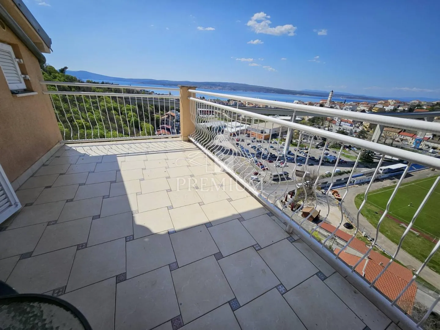 moderan stan 79,15 m2, panoramski pogled, parking - slika 9