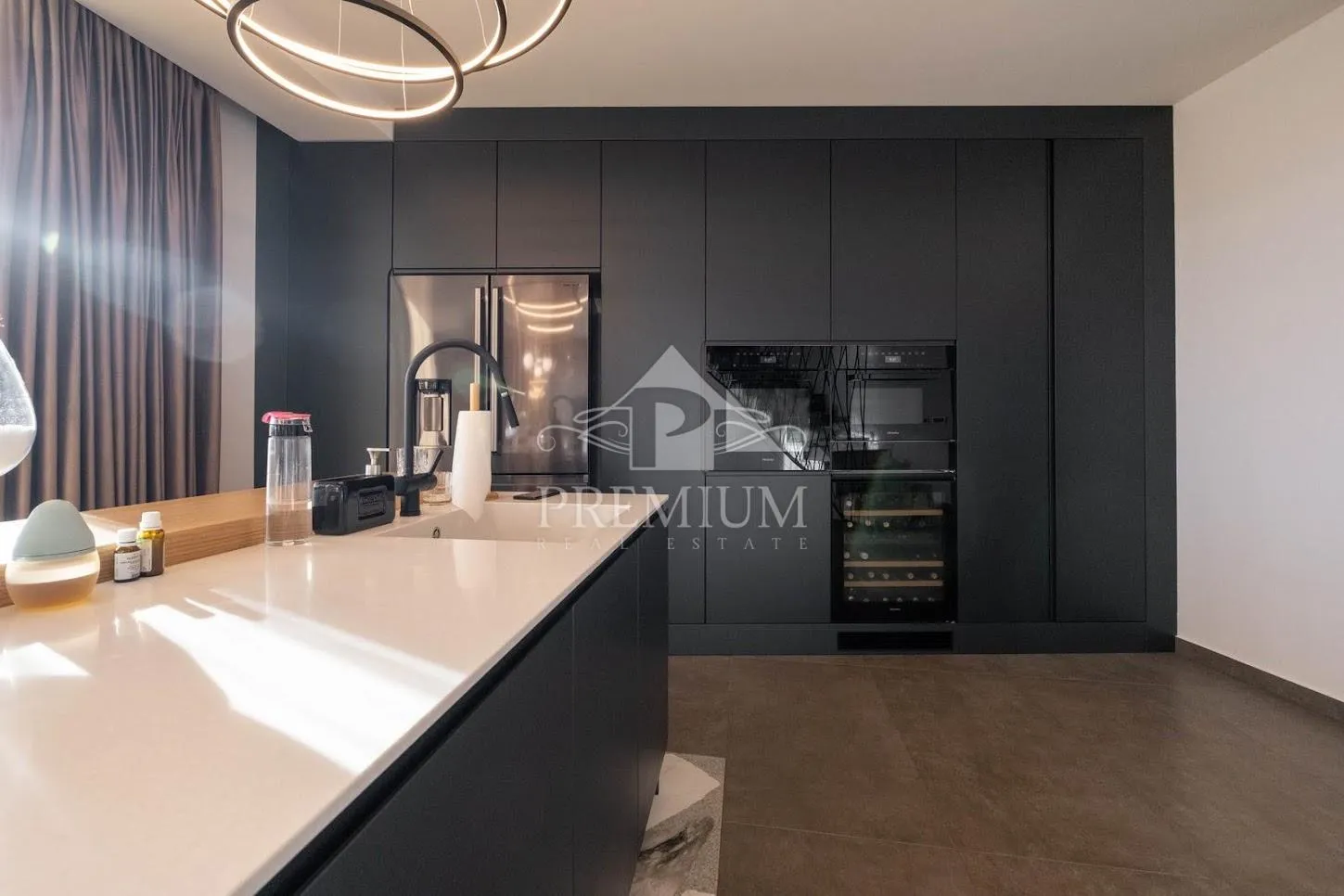 penthouse u novogradnji sa čarobnim pogledom - slika 15
