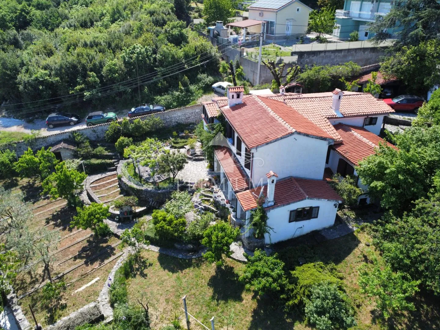 obiteljska kuća sa velikom okućnicom na mirnoj lokaciji - slika 6