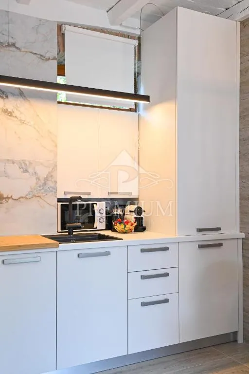stan i apartman u centru opatije - slika 11