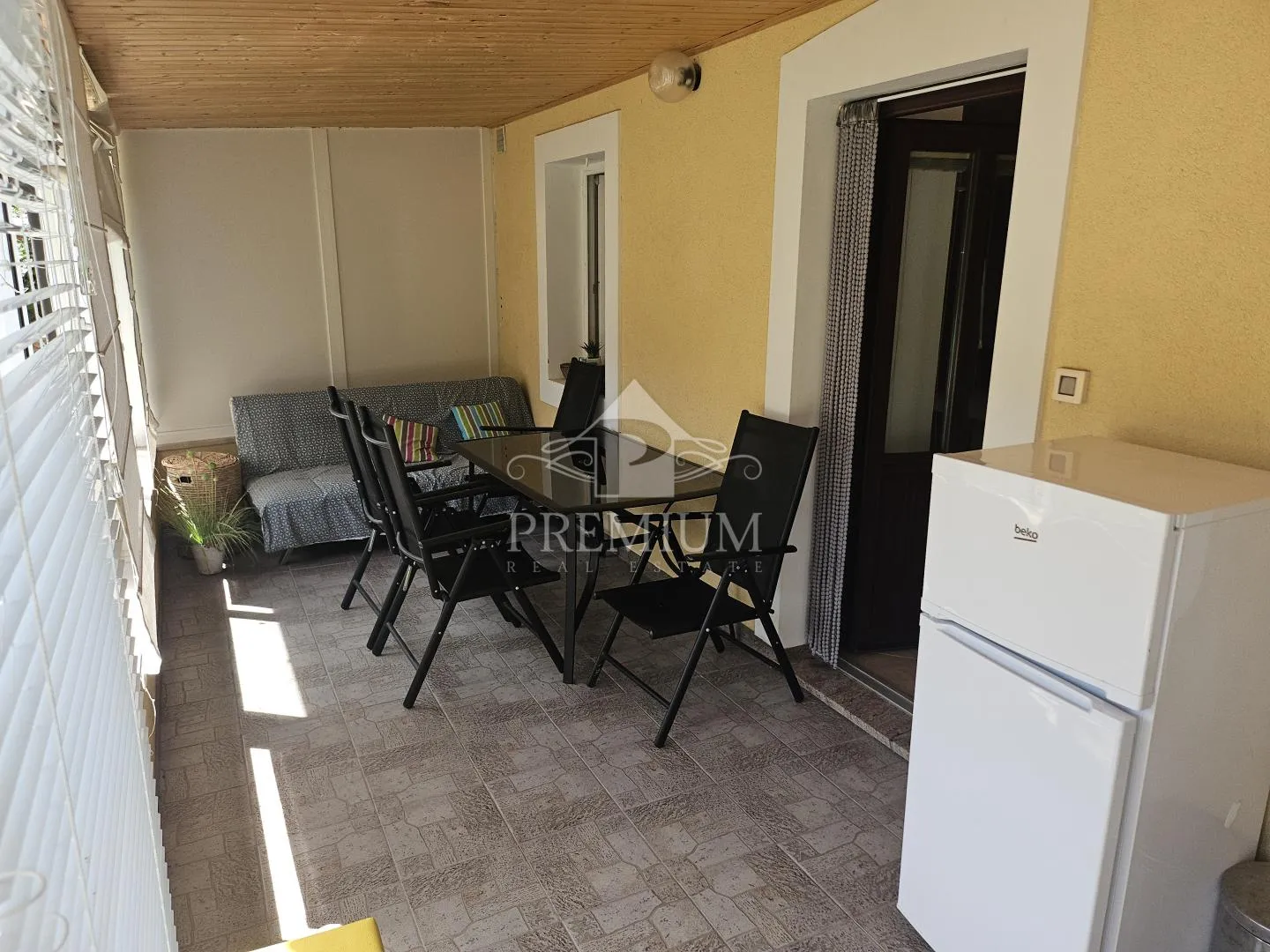 apartman sa parkingom blizu mora - slika 3