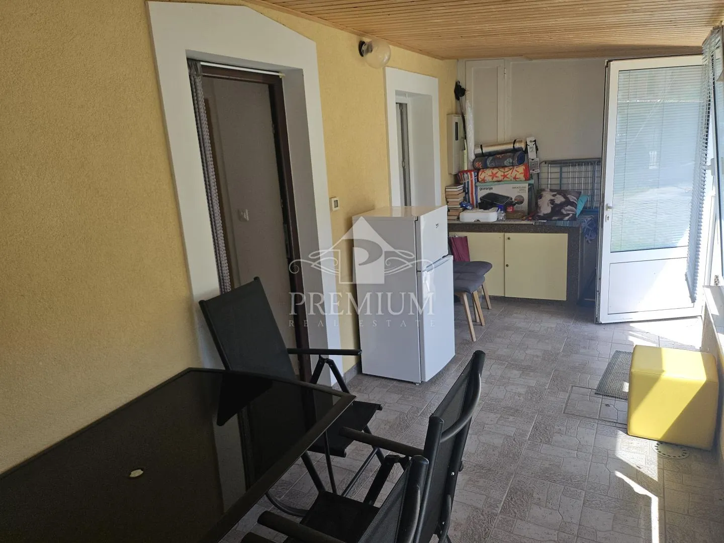 apartman sa parkingom blizu mora - slika 6