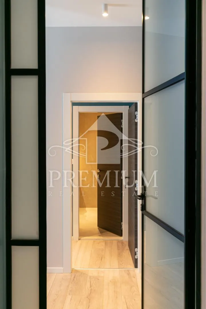 luksuzan stan, 160 m2, 2 app + 3 sobe - slika 47