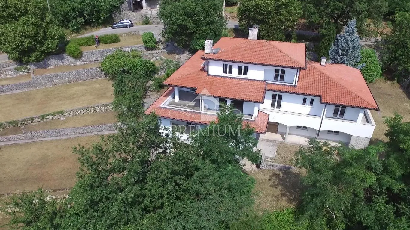 prekrasna vila sa velikom okućnicom, pogled, garaža - slika 4