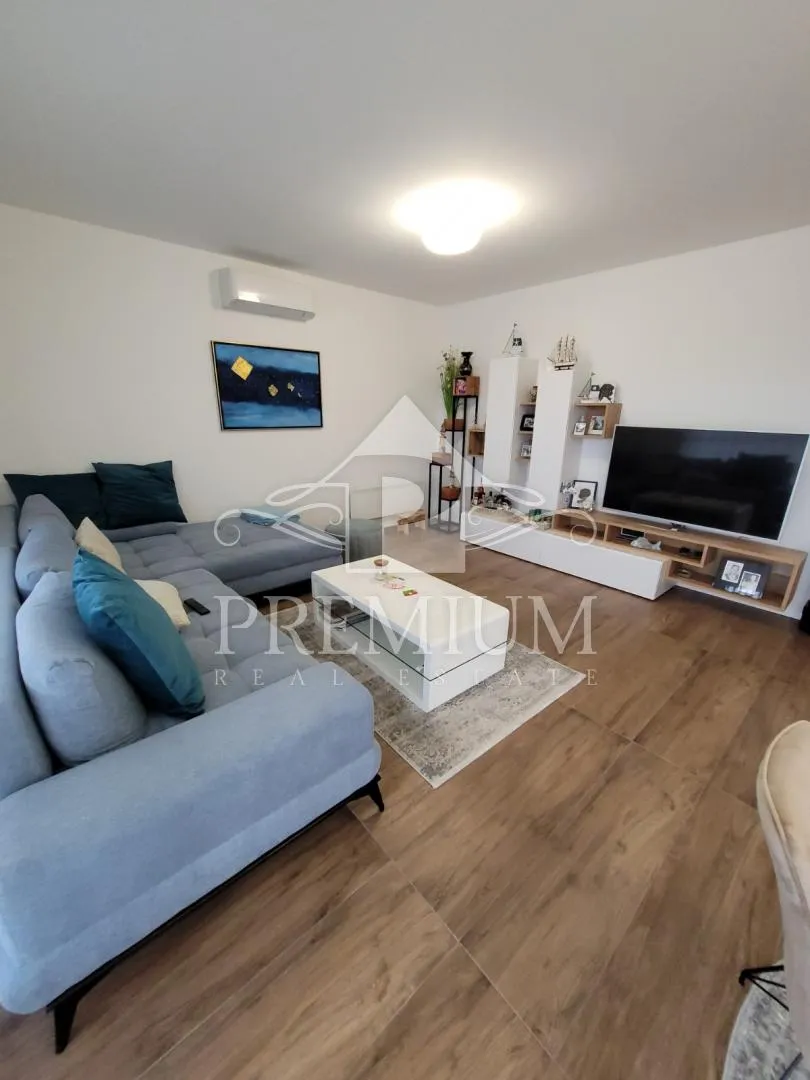 penthouse sa krovnom terasom, panoramski pogled, garaža - slika 2