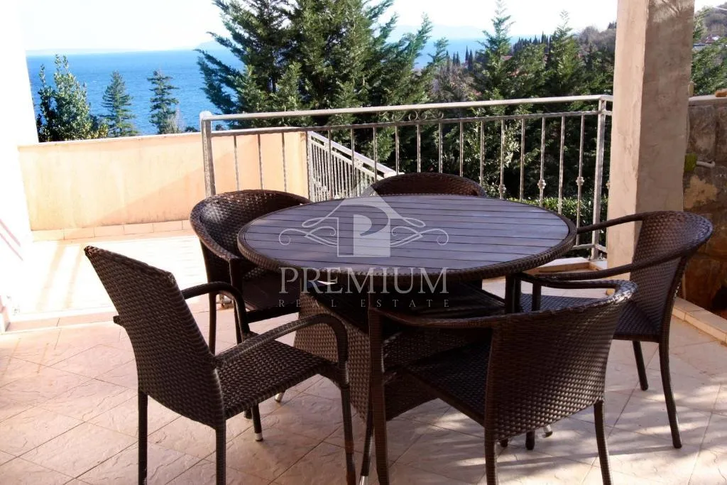 troetažni stan 290 m2, blizina mora, pogled,garaža - slika 29