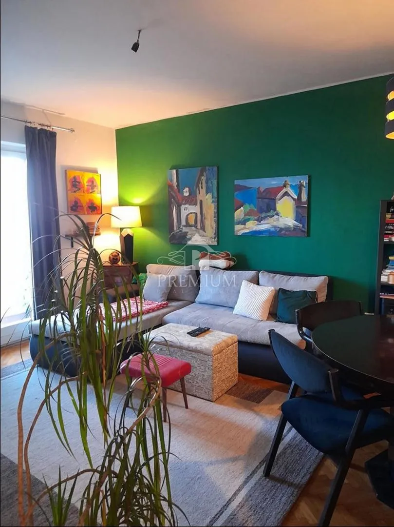 stan 54,69 m2, parking, blizina mora i centra - slika 2