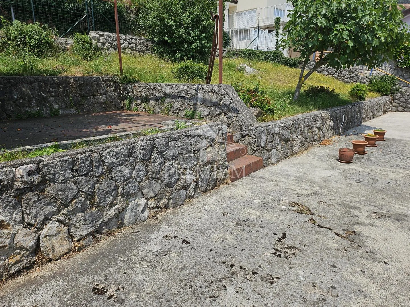 stan blizu centra sa prekrasnim pogledom - slika 20