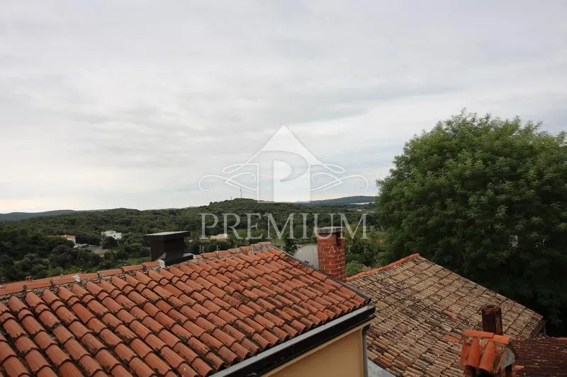 stara jezgra, kuća na 4 etaže, 5 apartmana, pogodno za razne djelatnosti - slika 55
