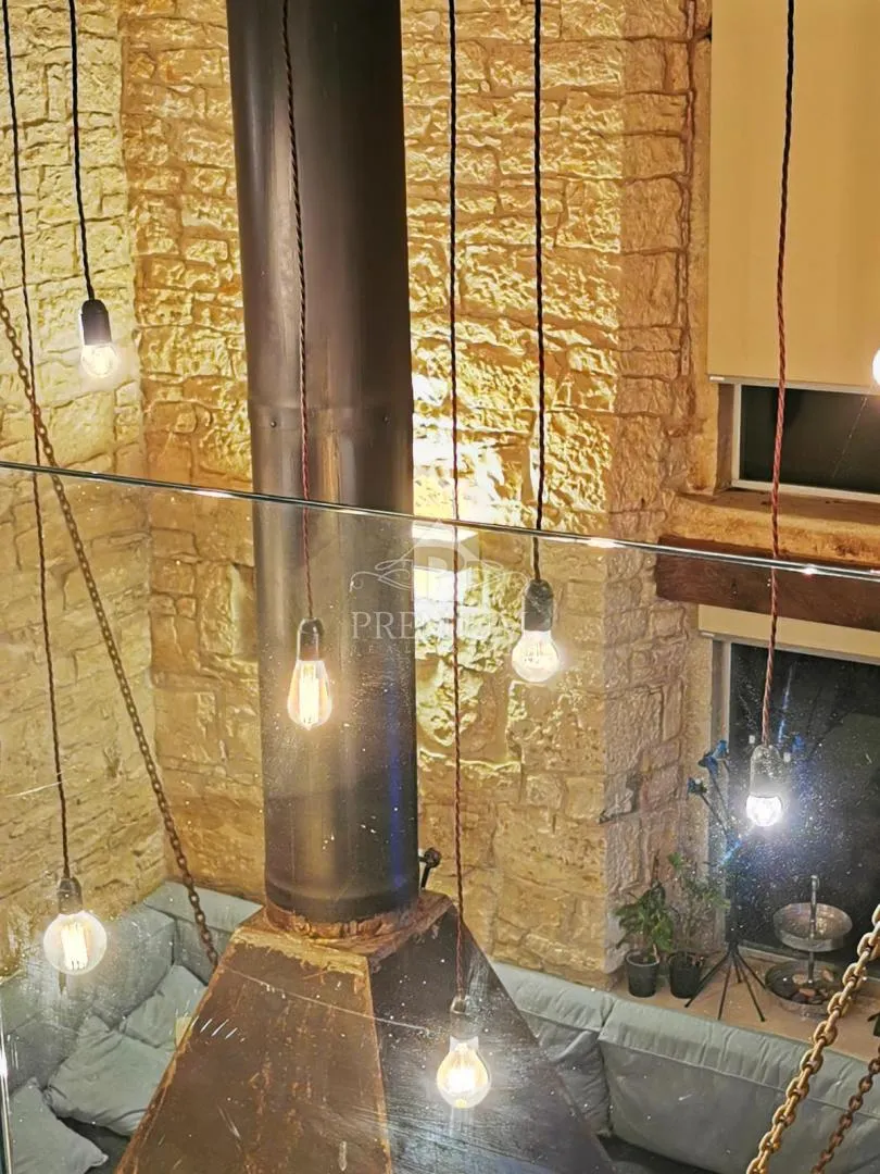 prekrasna renovirana stancija sa bazenom - slika 14