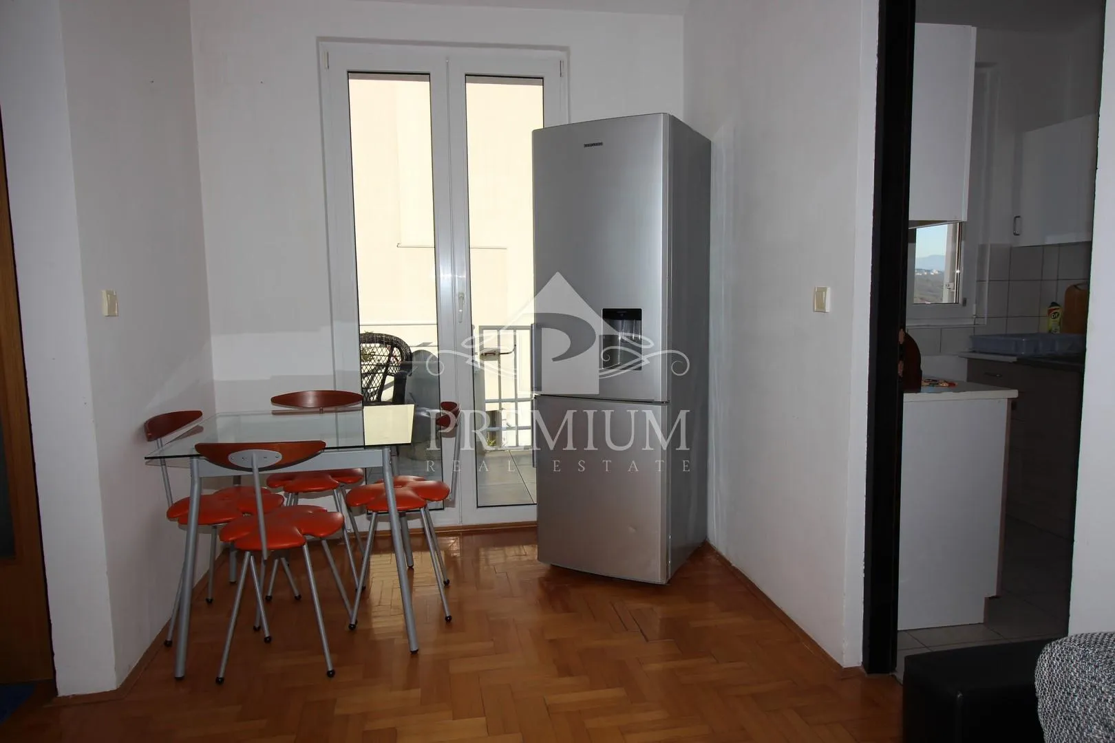 stan na dobroj lokaciji, 2s + db, parking, balkon, terasa - slika 11